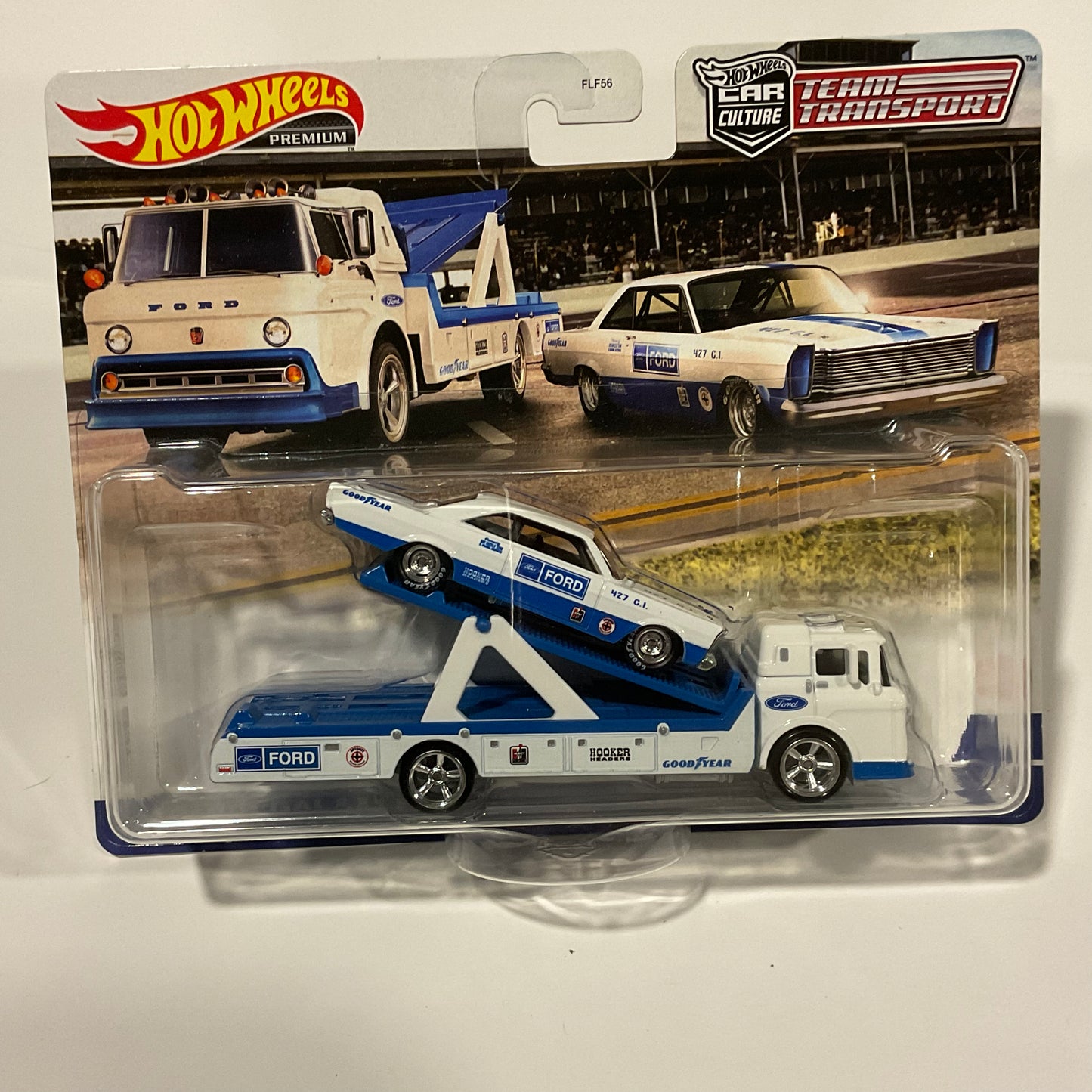 Hot Wheels Premium | Ford Galaxie Transport