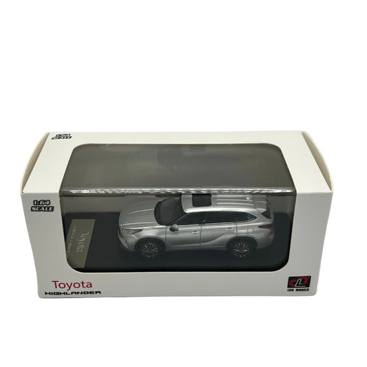 LCD | 2022 Toyota Highlander (Silver)