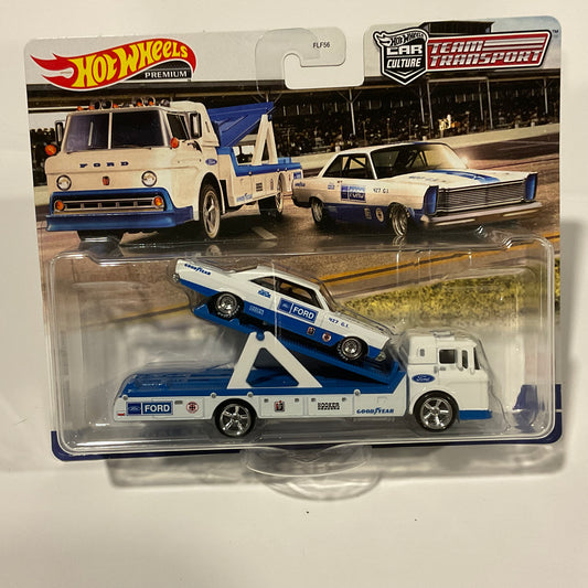 Hot Wheels Premium | Ford Galaxie Transport